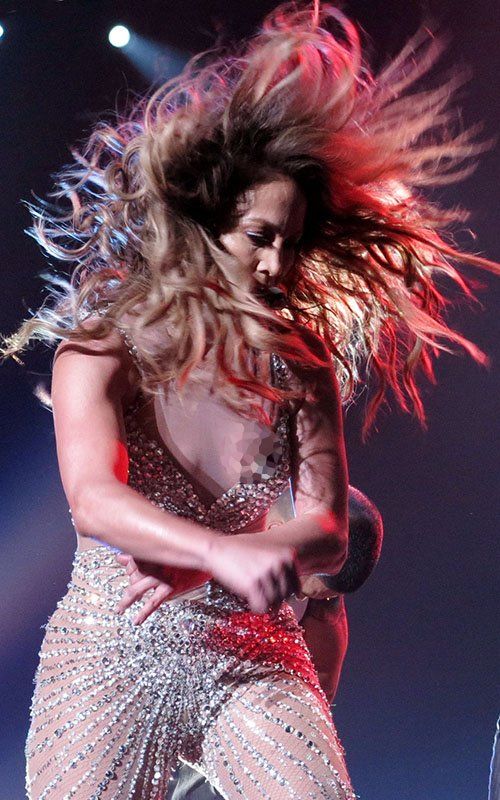 Jennifer Lopez wardrobe malfunction