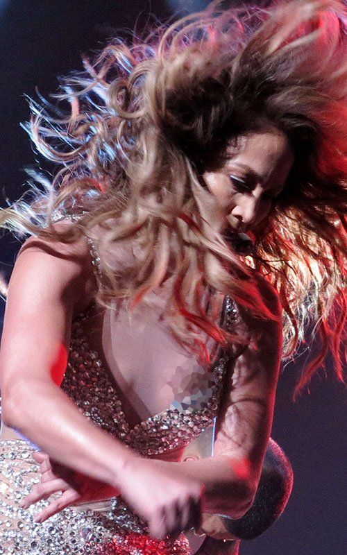 Jennifer Lopez wardrobe malfunction