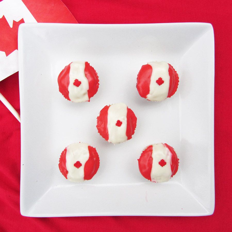 Mini Strawberry Vanilla Cupcakes for Canada Day