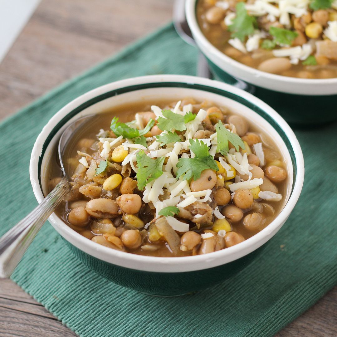 White Chickpea Chili - a healthy and easy vegetarian twist on white chicken chili