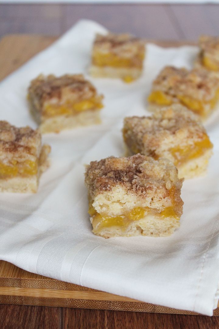 peach crumb cake bars