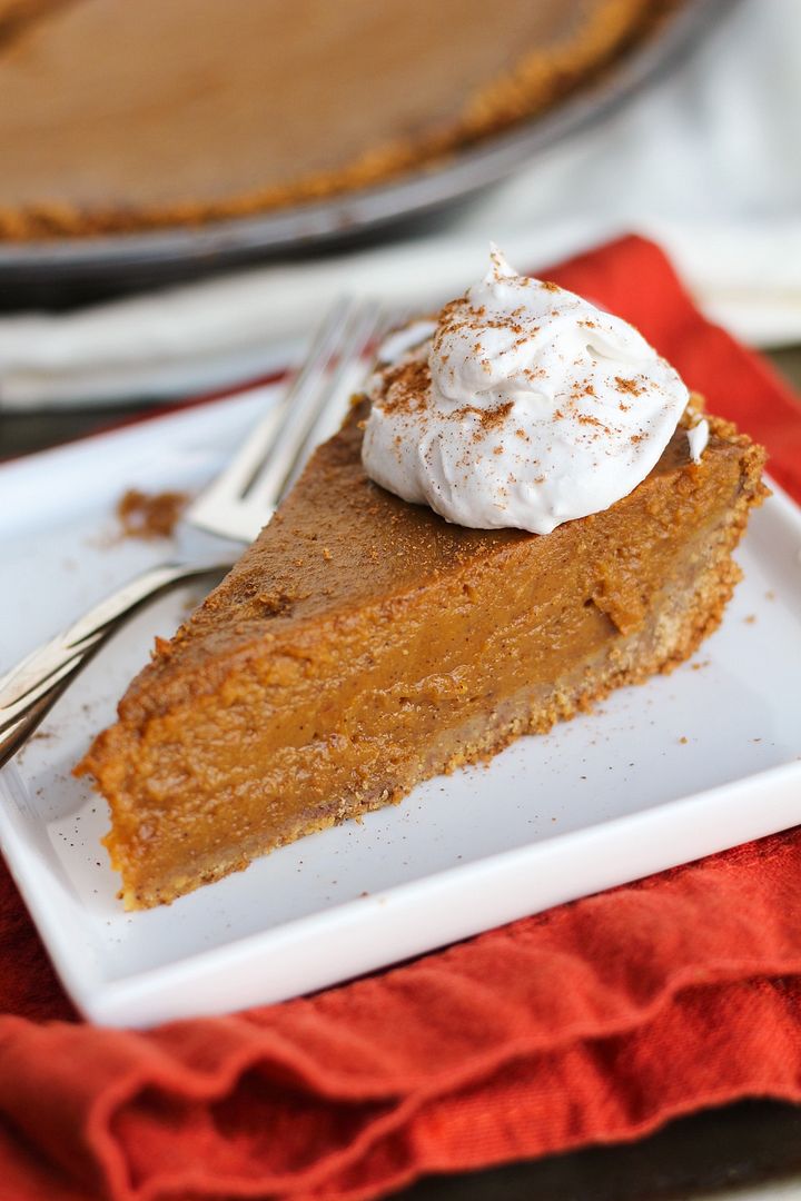 Healthy vegan pumpkin pie