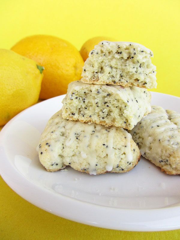 Mini Lemon Poppyseed Scones