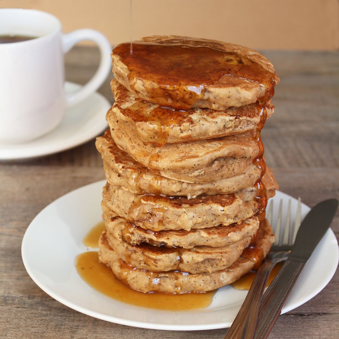 Earl Grey Vanilla Tea Pancakes with Honey Tea Syrup (aka London Fog Pancakes)