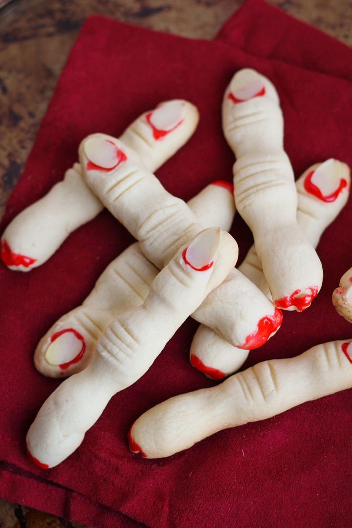 Severed fingers cookies for Halloween