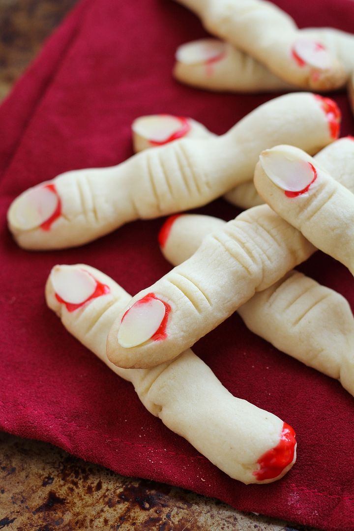 Severed fingers cookies for Halloween