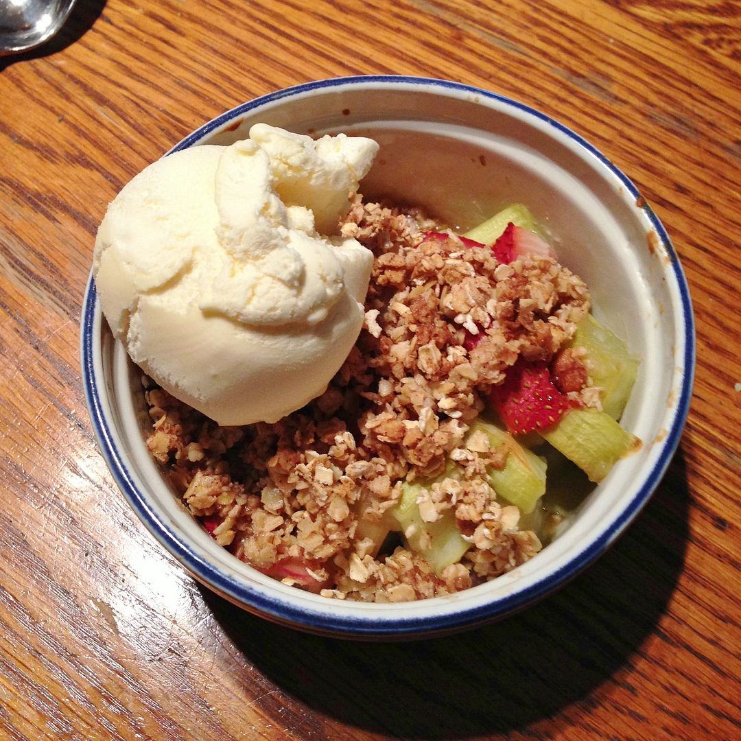 Rhubarb crisp