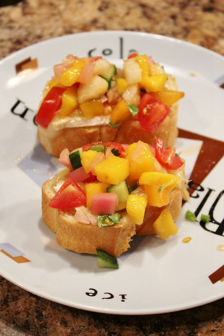 Rainbow salad & brie crostini