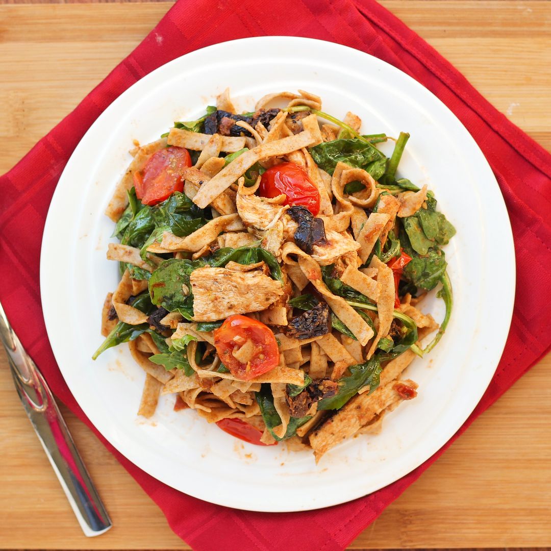 Whole Wheat Pasta with Sundried Tomato Pesto, Chicken, Tomatoes, and Spinach