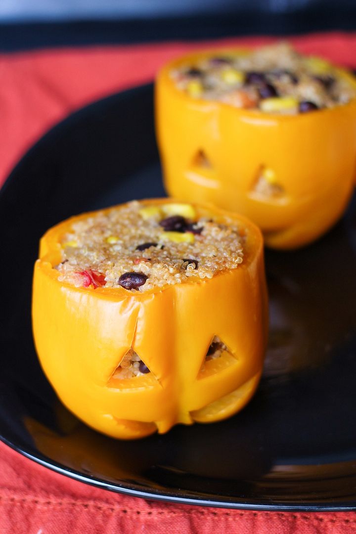 Southwestern Quinoa Stuffed Pepper Jack O' Lanterns - easy and fun dinner idea for Halloween!