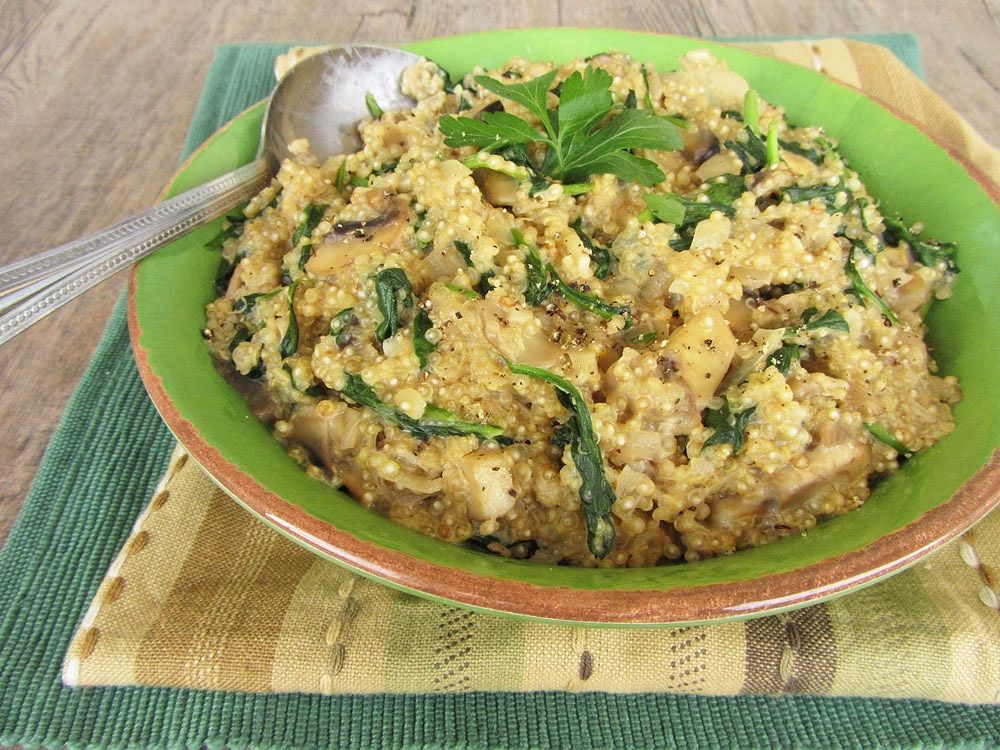 Quinoa Risotto with Mushrooms, Spinach, and Goat Cheese