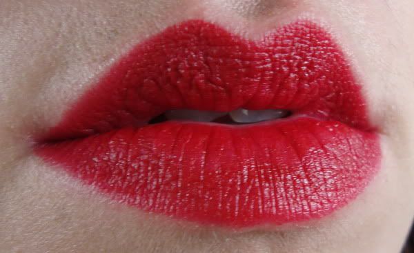 Catrice Revoltaire Bloody Red lipstick swatch
