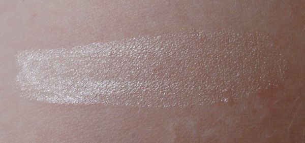 Mac Factor Masterpiece Colour Precision Eyeshadow Pearl Beige swatch
