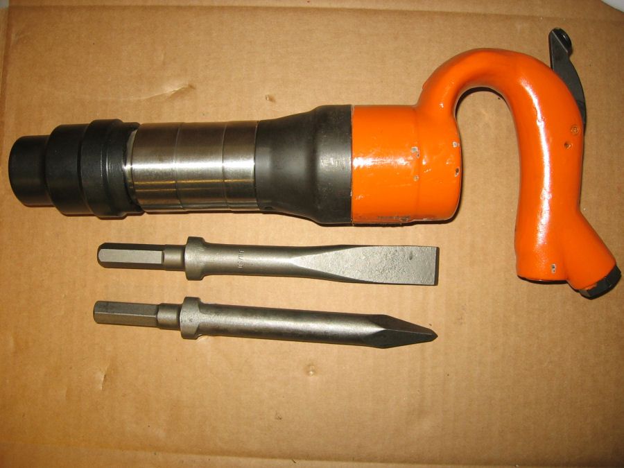 American Pneumatic Air Chipping Hammer APT 652H +2 Bits eBay