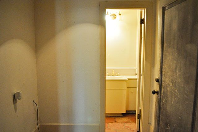 photo WoodleyLaundryRoom002_zpscdnpxvf9.jpg