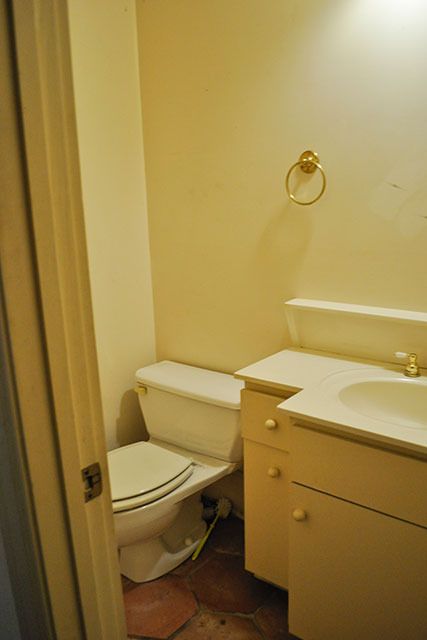 photo WoodleyPowderRoom002_zpsryghatp3.jpg