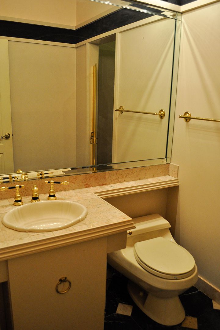 Montgomery Flip - Guest Bathroom