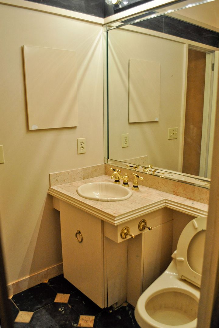 Montgomery Flip - Guest Bathroom