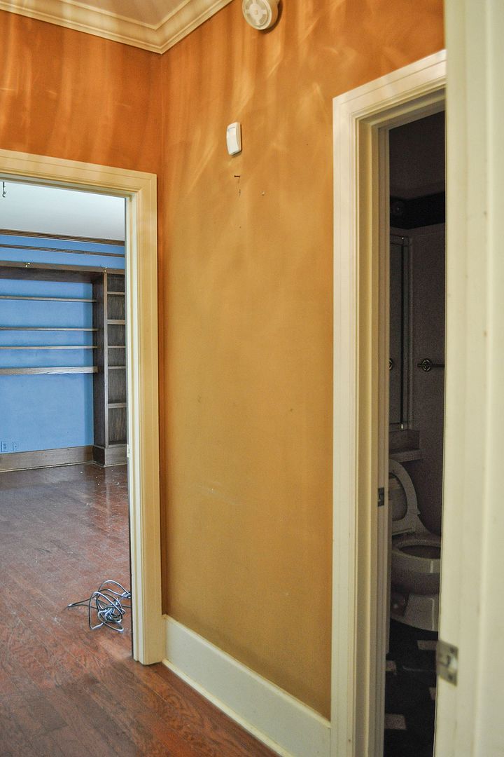 Montgomery Flip - Guest Bathroom