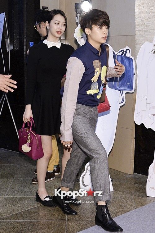  photo BnW5wzP_zps30e40a0a.jpg