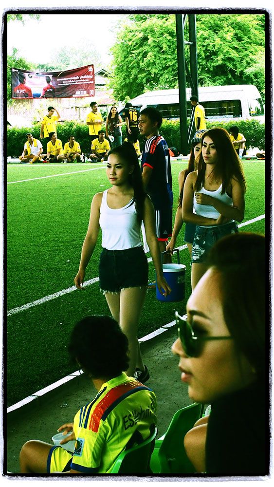 ภาพบรรยากาศงานฟุตบอลประเพณี CIVIC ES GROUP @ BFC บางแสน